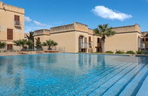 Ghajnsielem House | Harbour Views Duplex Maisonette with Jacuzzi Hot tub