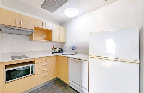 Darwin City Centre Apartment | Harbourfront Darwin Escape with Sea Views and Pool
