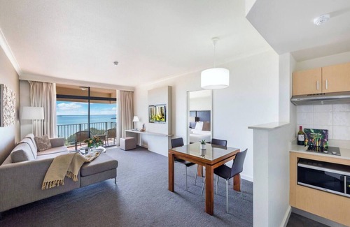 Darwin City Centre Apartment | Harbourfront Living with Views to Write Home About