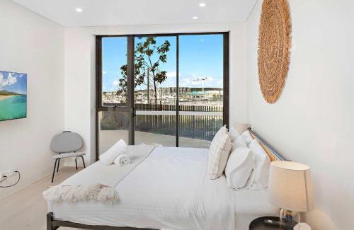 Shell Cove Apartment | Harbourside Delight - Waterfront Oasis