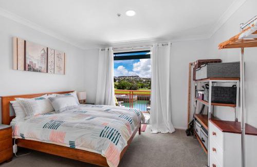 Gulf Harbour Apartment | Harbourside Haven - Whangaparāoa Studio Apartment
