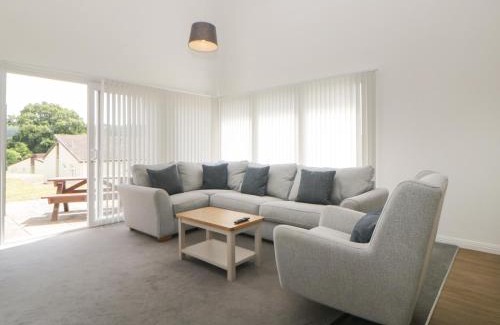Heligan House | Harcombe House Bungalow 7
