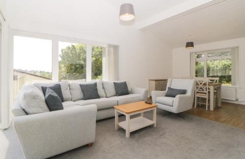 Heligan House | Harcombe House Bungalow 9