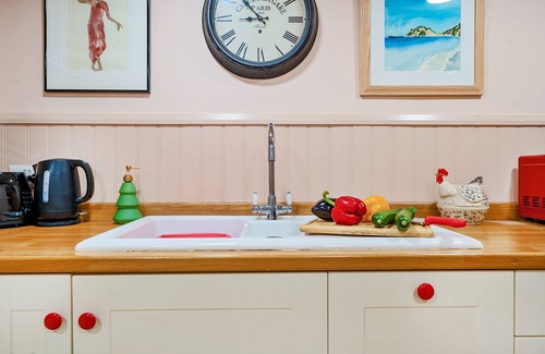 Bampton House | Harebell House - sleeps 4 guests in 2 bedrooms