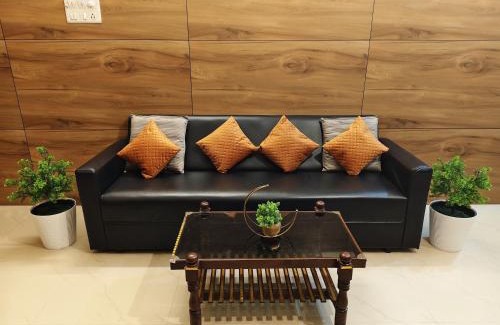 Kuppaayil Apartment | Harichandhanam Inn 200 meters from temple Ground floor