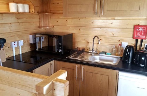 Caroy Cabin | Harlosh Log Cabins, Cabin No 1