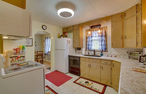 Harmony House | Harmony Home w/Fire Pit: 5 Mi to Niagara Cave!