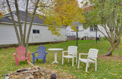 Harmony House | Harmony Home w/Fire Pit: 5 Mi to Niagara Cave!
