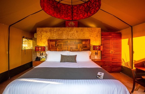 Cancun Bed & Breakfast | Harmony King Tent -