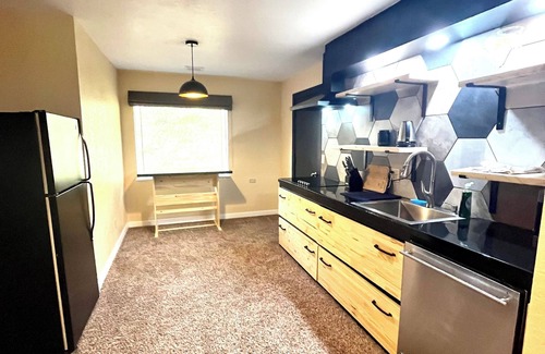 Georgetown House | Harmony Mountain view Family-sized house with designer renovation and game room!