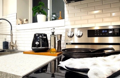 Winnipeg Apartment | Harmony-Peg: A Cozy Urban Escape