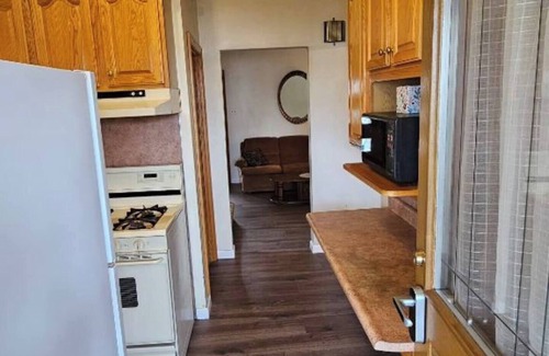 Johnstown House | Harold Hidden Haven - Close to area Hospitals