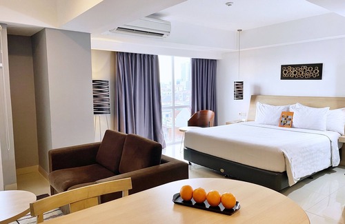 Jatinegara Hotel | Harper MT Haryono by ASTON