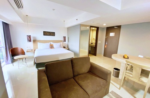 Jatinegara Hotel | Harper MT Haryono by ASTON