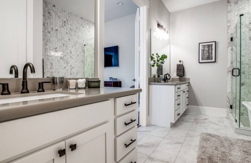 Spring House | HARPER WOODS MINUTES FROM CITY PLACE 4BD 4BA NEW DESIGNER HOME!