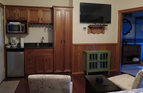 Klamath Lake Cabin | Harriman Springs Resort Cabin 2 - Cabins with a View