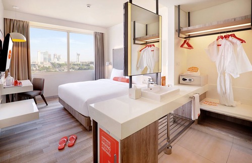 Suko Manunggal Hotel | HARRIS Hotel & Conventions Bundaran Satelit Surabaya