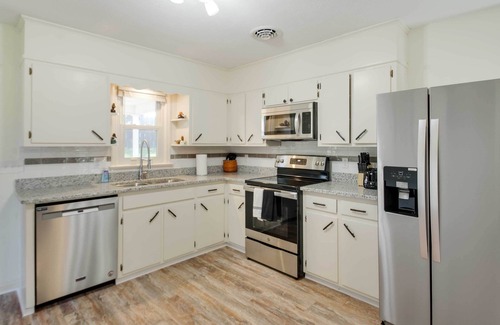 Cross Keys House | Harrisonburg Family Home w/Deck, 4 Mi to Downtown