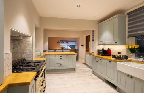 Harrogate House | Harrogate Self Catering - Harlow House - Harrogate Valley Gardens View