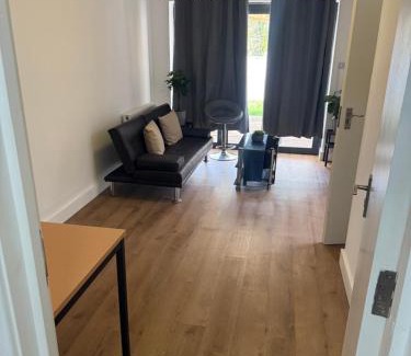 Marlborough Bed & Breakfast | Harrow Bed&breakfast