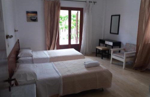 Acharavi Apartment | Harry's Bar & Apartments 1