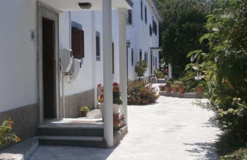 Acharavi Apartment | Harry's Bar & Apartments 1