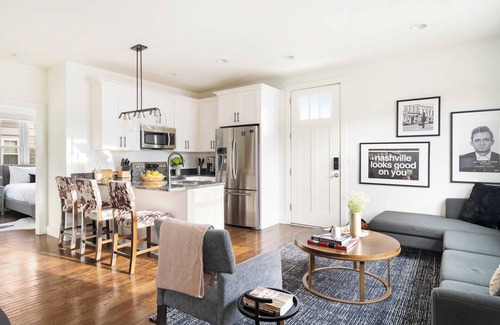Chestnut Hill Cottage | Hart Suite 10 by Avantstay Gorgeous Town House w/Modern Amenities in Nashville!