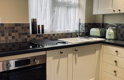 Hay-on-Wye Cottage | HARVEST MOON COTTAGE, with a garden in Bishop's Frome
