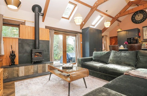 Helston Cottage | HARVEY'S HOUSE, family friendly, with hot tub in Helston