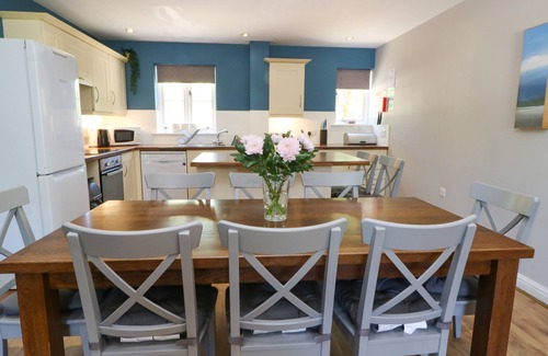 Holestone Moor Cottage | HASSOP, family friendly, with a garden in Matlock