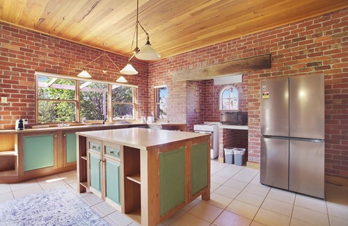 Hastings House | Hasting Homestead by Ready Set Stay