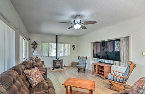 Mammoth Creek House | Hatch Retreat with Deck, Grill and Creek Access!