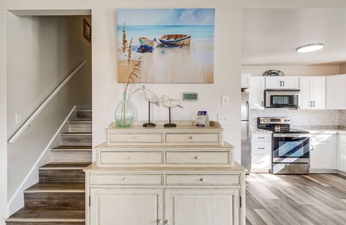 Brigands' Bay House | Hatteras Island Hideaway: Waterfront, Canal Access