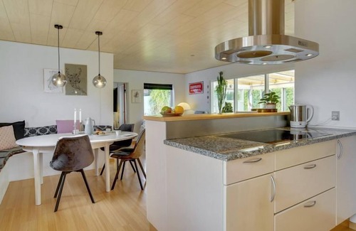 Dannemare House | "Hattie" - 100m from the sea by Interhome