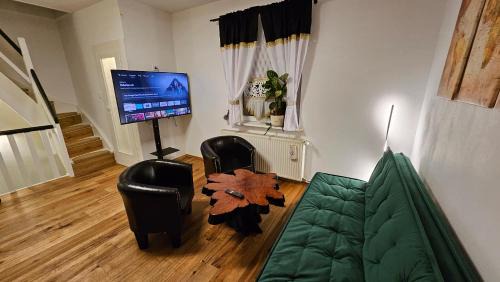 Halle Apartment | Haus (1. Etage+DG) mit Garten