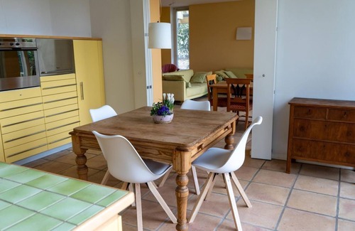 Bad Segeberg House | Haus am See - Holiday home, shower and bathtub, lake view