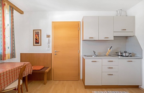 Valdaora di Sopra Apartment | Haus Aue - Apartment 2 with Balcony, Mountain View & Wi-Fi