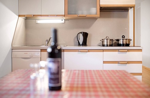 Valdaora di Sopra Apartment | Haus Aue - Apartment 3 with Mountain View & Wi-Fi