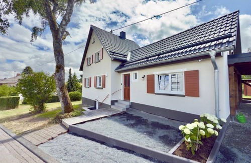 Dienstweiler House | Haus Fasanenwiese - Holiday home with sauna and terrace