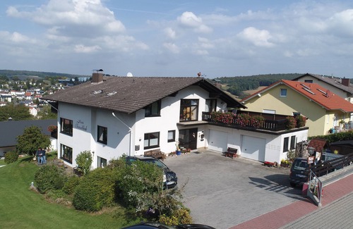 Bad Konig Apartment | Haus Fernblick * Bad König, quiet location, thermal bath, cure, Wi-Fi, LCD TV