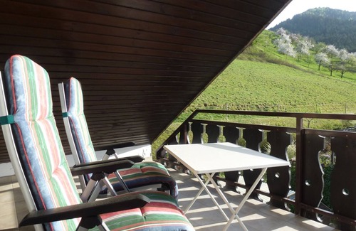 Kinzigtal Apartment | Haus Huber Holiday Apartment '2' with Covered Balcony and Wi-Fi