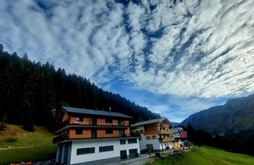 Damuels House | Haus Margrith Alpenblick Appartements