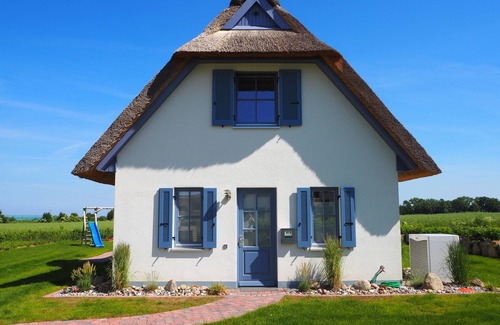 Zierow House | Haus Meerblick - Modern thatched house with unique Baltic Sea views