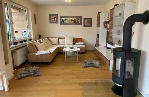 Espelkamp House | Haus Ostend Ganzes Ferienhaus mit Garten ideal für zwei Erwachsene und zwei Kinder