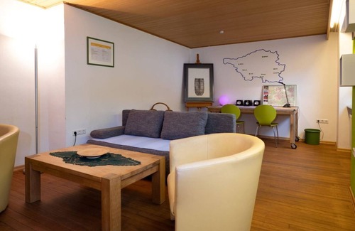 Wiebelskirchen Apartment | Haus Paula - vacation home, shower and bath, WC, 3 bedrooms