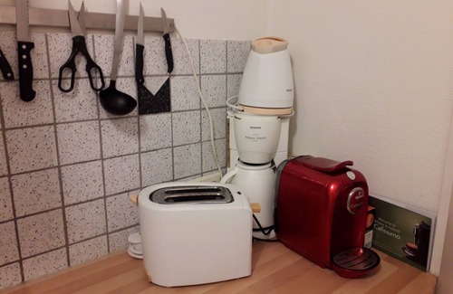 Wittlaer Apartment | Haus Sonnenacker in a great location (2 rooms, kitchen, hallway, bathroom)