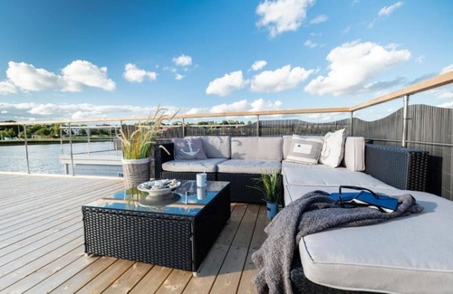 Schleswig-Flensburg District Boat Rental | Hausboot Aegir für 5 Pers. mit Dachterrasse in Schleswig am Ostseefjord Schlei