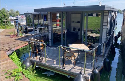 Werder Boat Rental | Hausboot Celina