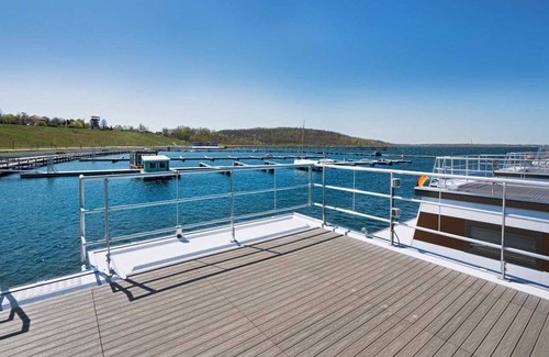 Braunsbedra Boat Rental | Hausboot Junior am Geiseltalsee, Braunsbreda