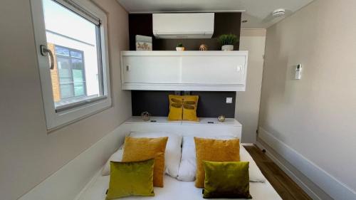 Ribnitz Boat Rental | Hausboot Sunday